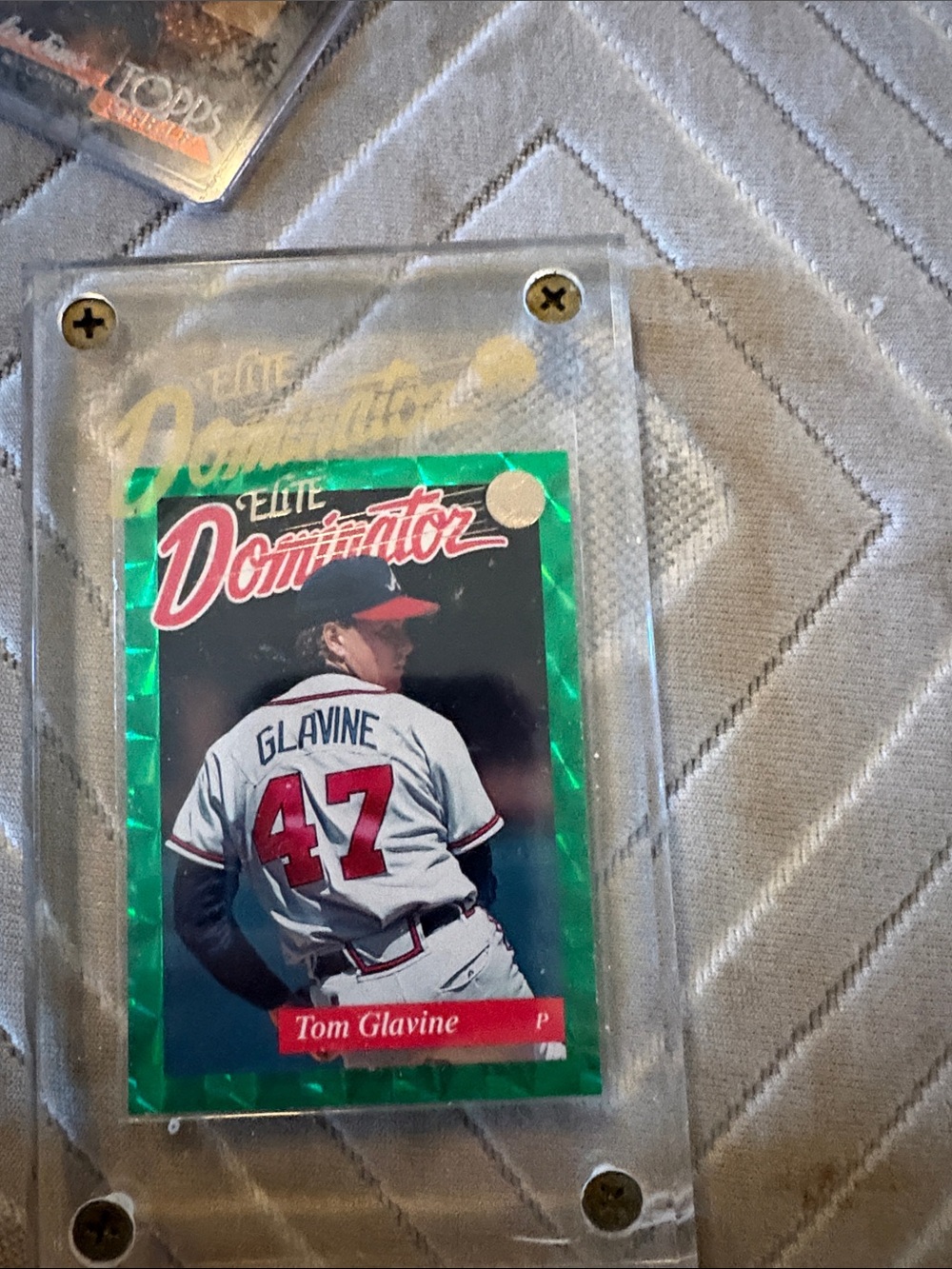 Tom Glavine Elite Dominator Baseball Card - Green Insert